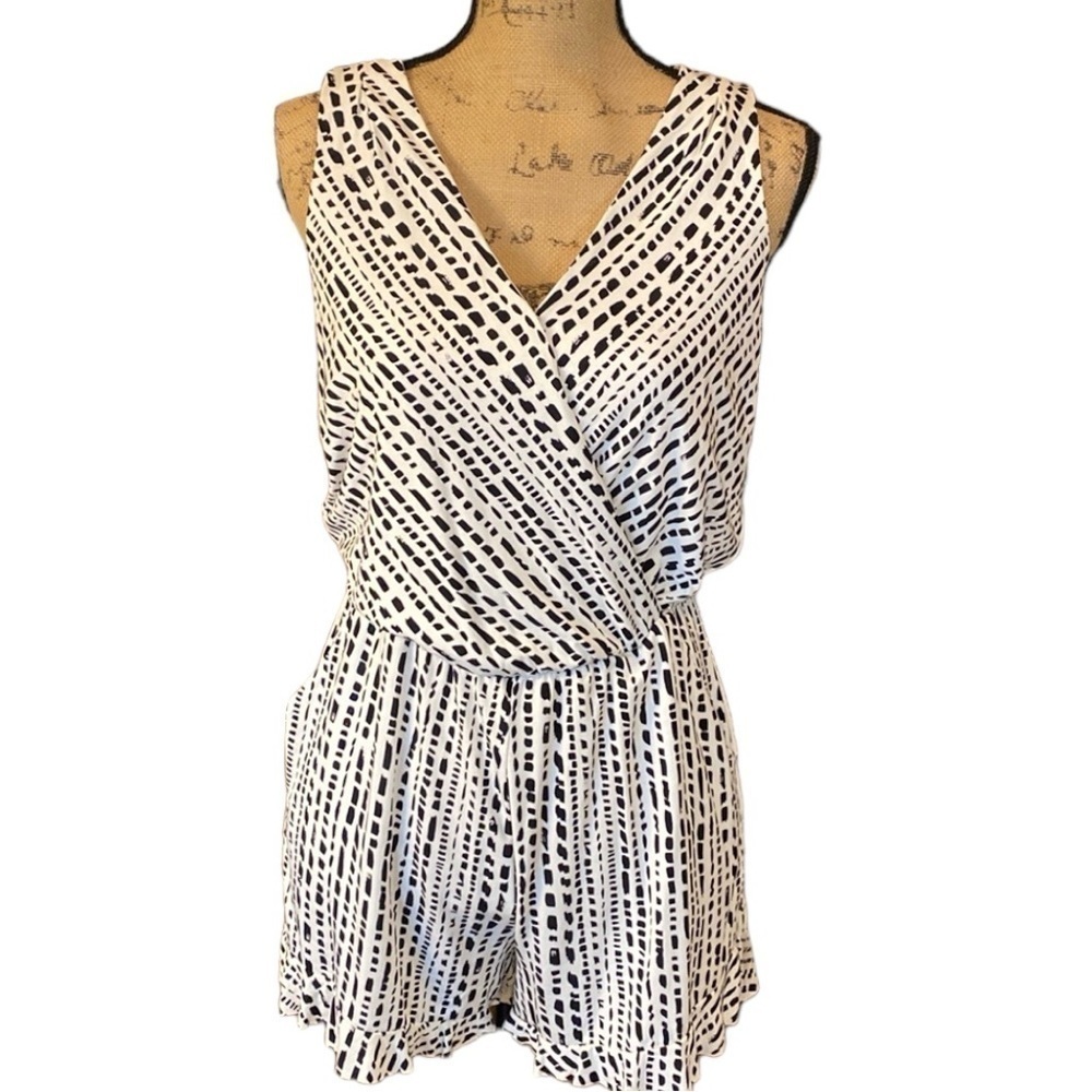 Tart Collections Black and White Sleeveless Romper- size small